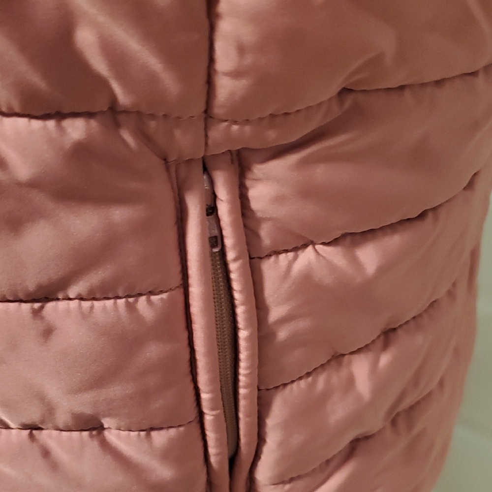 LOFT Pink Puffer Vest - Picture 5 of 11